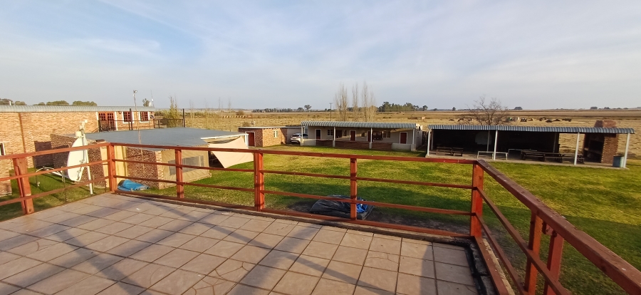 7 Bedroom Property for Sale in Harpington A H North West